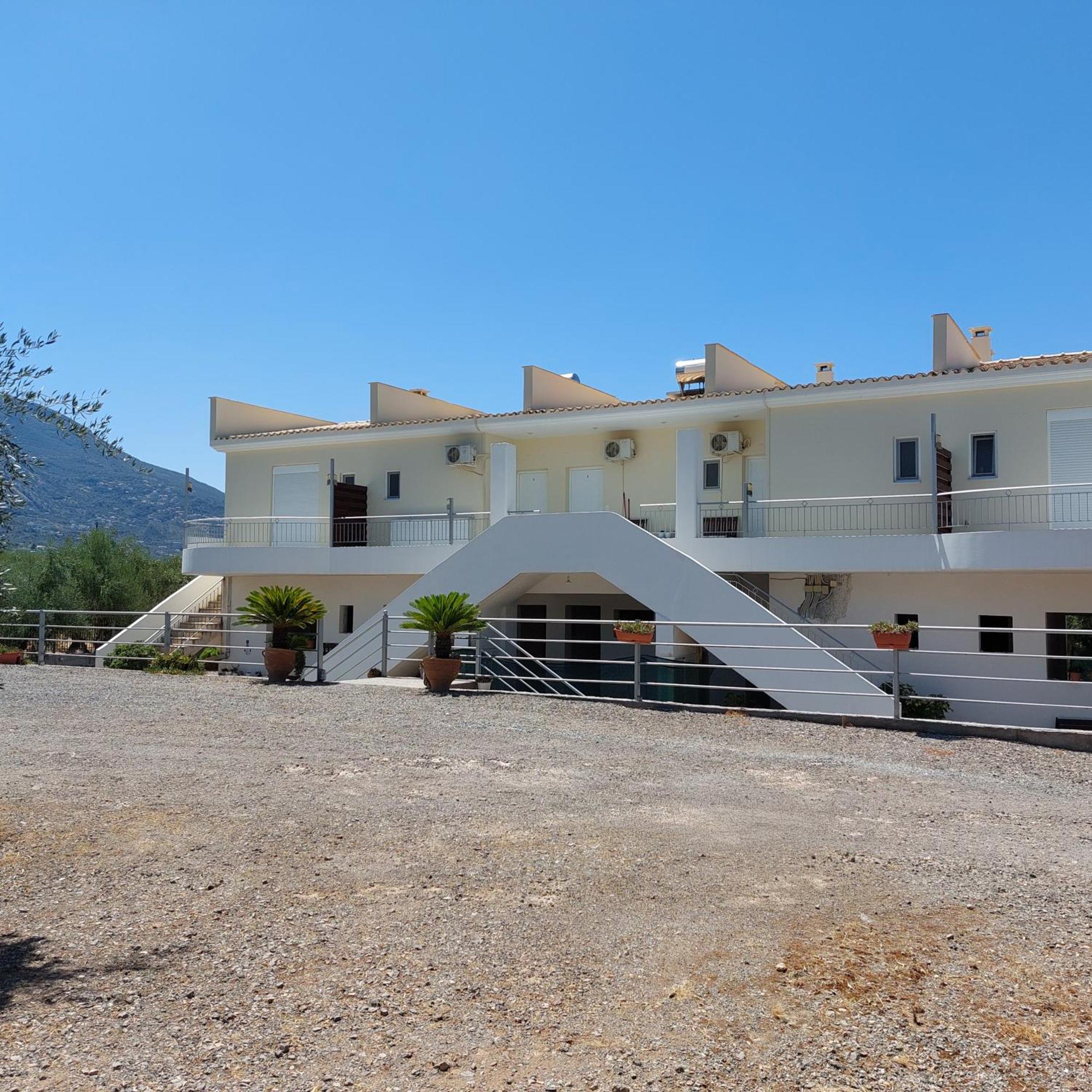 Elea Apartments Kalamata Exterior foto